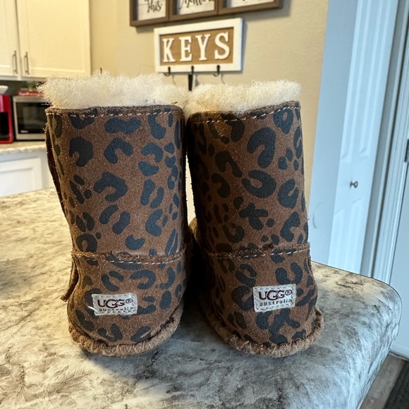 UGG Baby size 2/3 Boots Cheetah Leopard Print - Picture 5 of 8